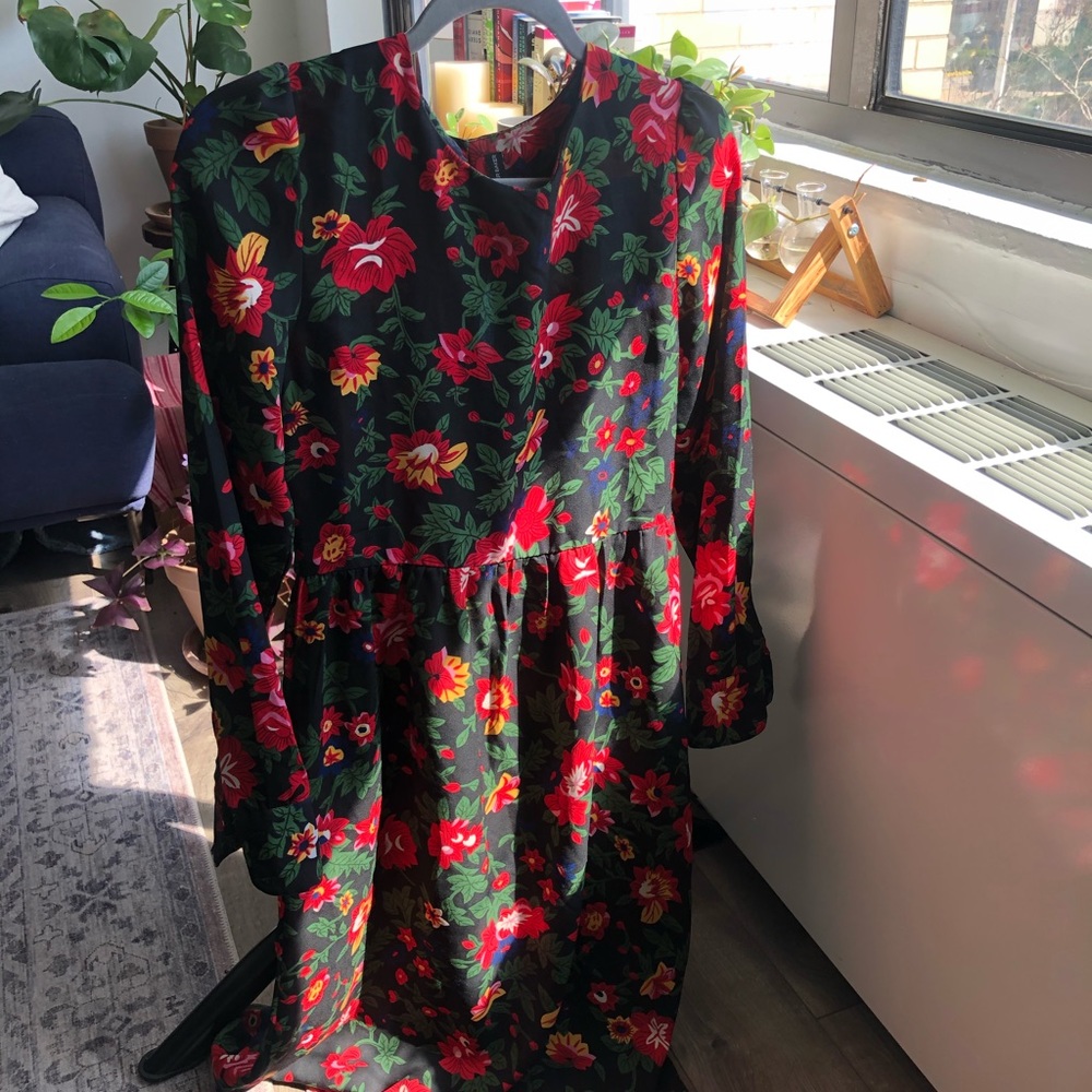 Gorgeous floral midi dress
